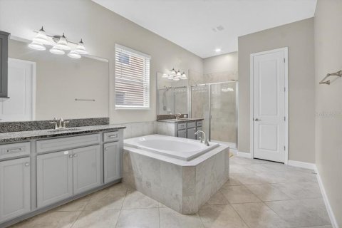 House in Wesley Chapel, Florida 4 bedrooms, 229.65 sq.m. № 1844264 - photo 24