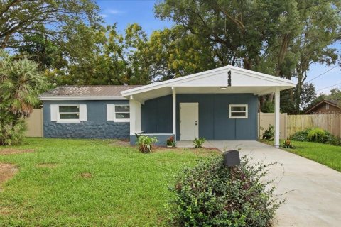 House in Orlando, Florida 3 bedrooms, 121.14 sq.m. № 2413488