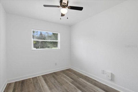 House in Orlando, Florida 3 bedrooms, 121.14 sq.m. № 2413488 - photo 11