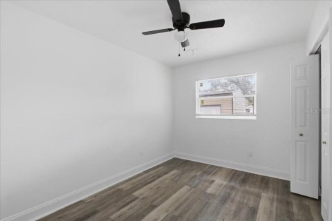 House in Orlando, Florida 3 bedrooms, 121.14 sq.m. № 2413488 - photo 10