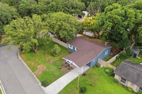 House in Orlando, Florida 3 bedrooms, 121.14 sq.m. № 2413488 - photo 21