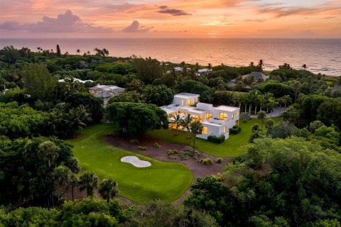 House in Jupiter Island, Florida 5 bedrooms, 508.92 sq.m. № 2260320