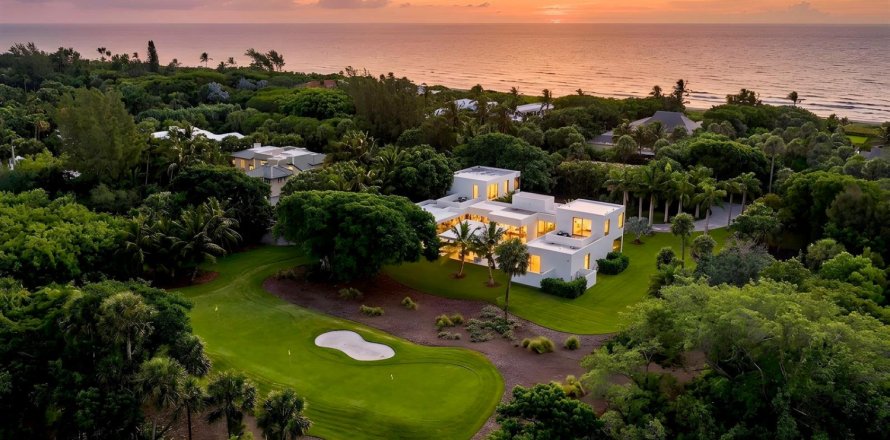 House in Jupiter Island, Florida 5 bedrooms, 508.92 sq.m. № 2260320