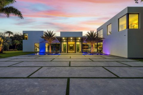House in Jupiter Island, Florida 5 bedrooms, 508.92 sq.m. № 2260320 - photo 4