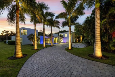 House in Jupiter Island, Florida 5 bedrooms, 508.92 sq.m. № 2260320 - photo 2