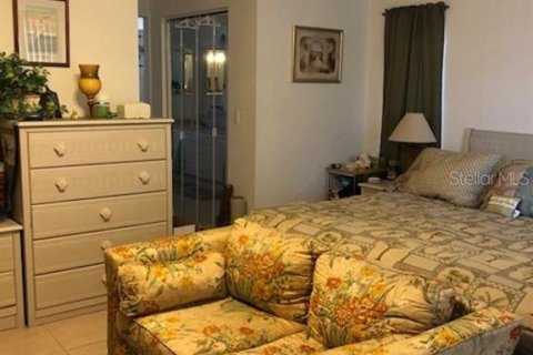 Townhouse in Tierra Verde, Florida 3 bedrooms, 198.81 sq.m. № 221755 - photo 10