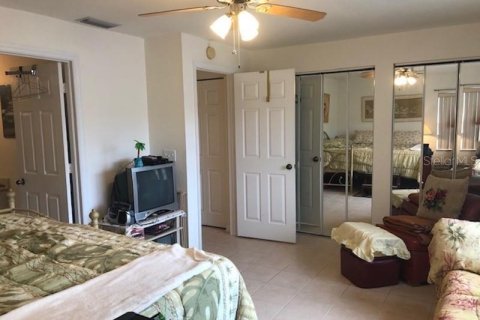 Townhouse in Tierra Verde, Florida 3 bedrooms, 198.81 sq.m. № 221755 - photo 18