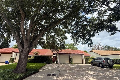 Duplex in Winter Park, Florida 2 bedrooms, 126.53 sq.m. № 1819542 - photo 1
