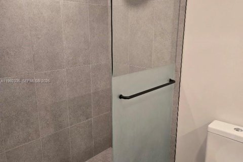 Condominio en alquiler en Miami, Florida, 1 dormitorio № 2053139 - foto 8