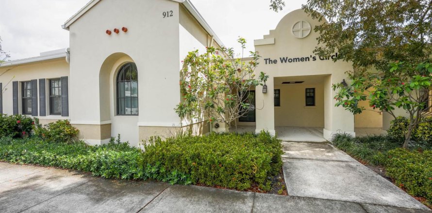 Immobilier commercial à Boynton Beach, Floride № 2146132