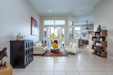 Villa ou maison à louer à Weston, Floride: 5 chambres, 264.96 m2 № 1820278 - photo 4