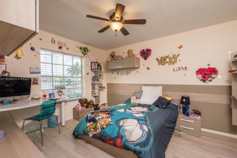 Villa ou maison à louer à Weston, Floride: 5 chambres, 264.96 m2 № 1820278 - photo 20