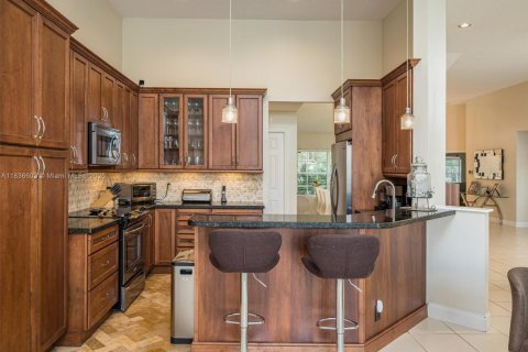 Villa ou maison à louer à Weston, Floride: 5 chambres, 264.96 m2 № 1820278 - photo 8