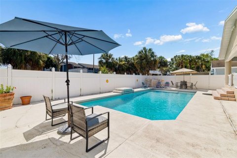 Casa en venta en Tampa, Florida, 4 dormitorios, 199.55 m2 № 2195795 - foto 25