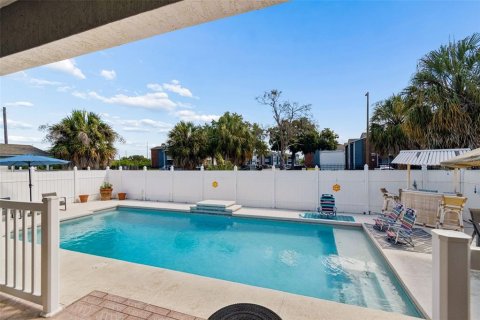 Casa en venta en Tampa, Florida, 4 dormitorios, 199.55 m2 № 2195795 - foto 27