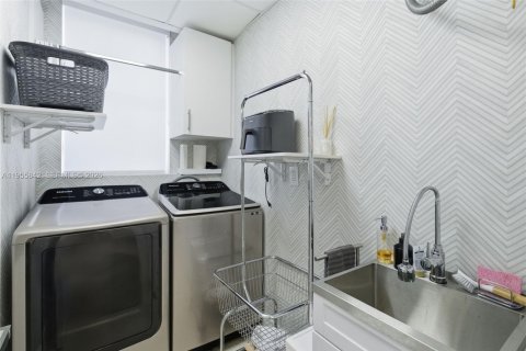 Adosado en alquiler en Key Biscayne, Florida, 4 dormitorios, 222.97 m2 № 2011769 - foto 9