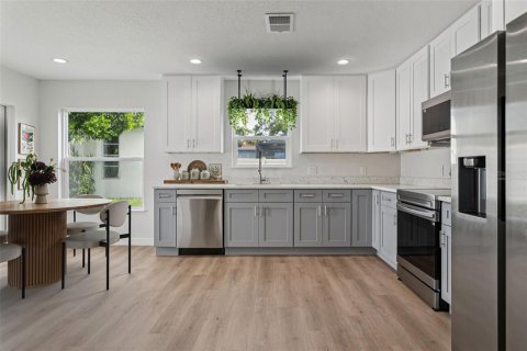Купить виллу или дом в Семинол, Флорида 8 комнат, 132.57м2, № 1833173 - фото 6