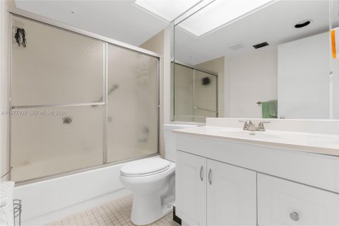 Copropriété à vendre à Pembroke Pines, Floride: 2 chambres, 110.74 m2 № 2042087 - photo 12