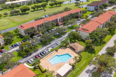 Copropriété à vendre à Pembroke Pines, Floride: 2 chambres, 110.74 m2 № 2042087 - photo 20