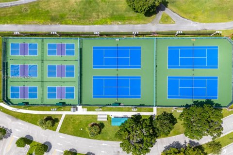 Copropriété à vendre à Pembroke Pines, Floride: 2 chambres, 110.74 m2 № 2042087 - photo 17