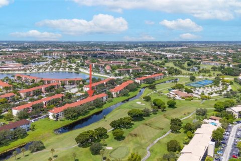 Copropriété à vendre à Pembroke Pines, Floride: 2 chambres, 110.74 m2 № 2042087 - photo 1