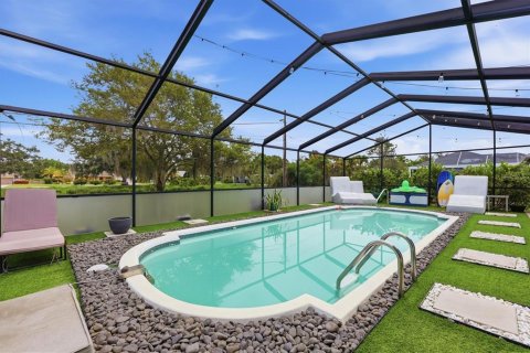 House in Sarasota, Florida 2 bedrooms, 180.69 sq.m. № 2227338 - photo 30