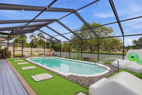 House in Sarasota, Florida 2 bedrooms, 180.69 sq.m. № 2227338 - photo 28