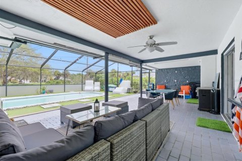 House in Sarasota, Florida 2 bedrooms, 180.69 sq.m. № 2227338 - photo 25