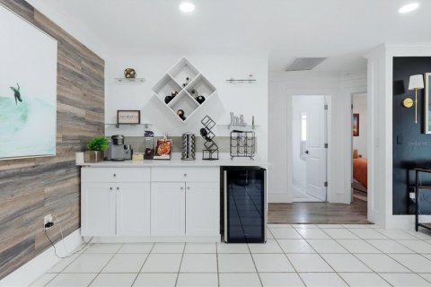 House in Sarasota, Florida 2 bedrooms, 180.69 sq.m. № 2227338 - photo 11
