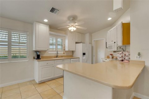 Dúplex en venta en Orlando, Florida, 2 dormitorios, 141.77 m2 № 2098547 - foto 5