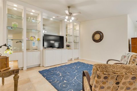 Dúplex en venta en Orlando, Florida, 2 dormitorios, 141.77 m2 № 2098547 - foto 11