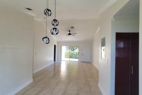 Villa ou maison à vendre à Miami Gardens, Floride: 3 chambres, 111.95 m2 № 2037873 - photo 7