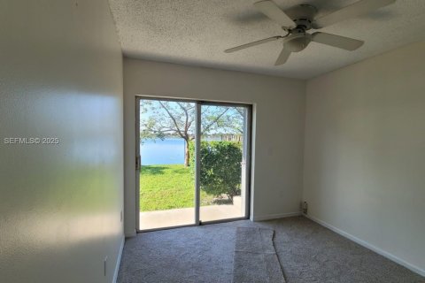 Villa ou maison à vendre à Miami Gardens, Floride: 3 chambres, 111.95 m2 № 2037873 - photo 12