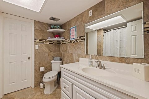House in Saint Petersburg, Florida 4 bedrooms, 175.4 sq.m. № 1870119 - photo 28