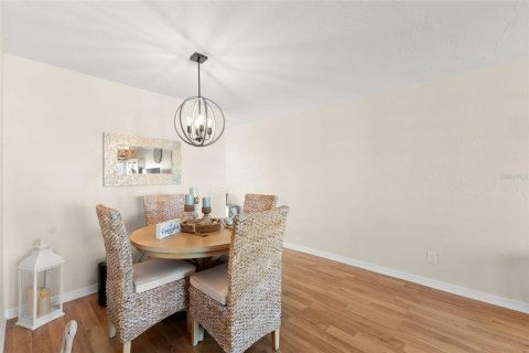 Condo in Clearwater, Florida, 2 bedrooms  № 2101850 - photo 25