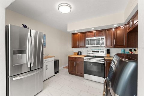 Condo in Clearwater, Florida, 2 bedrooms  № 2101850 - photo 27