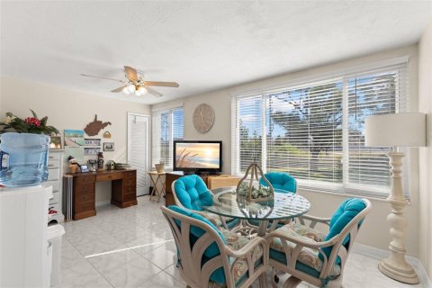 Condo in Clearwater, Florida, 2 bedrooms  № 2101850 - photo 4