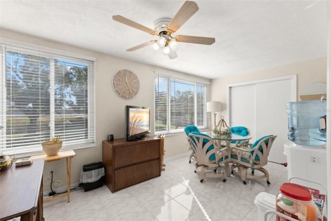 Condo in Clearwater, Florida, 2 bedrooms  № 2101850 - photo 28