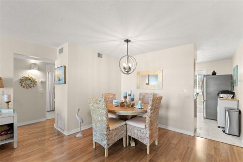 Condo in Clearwater, Florida, 2 bedrooms  № 2101850 - photo 23