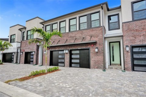 Touwnhouse à louer à Plantation, Floride: 3 chambres, 170.94 m2 № 2038327 - photo 27