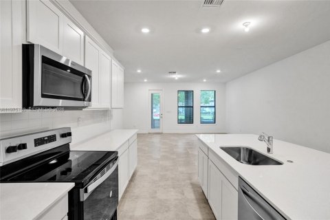 Touwnhouse à louer à Plantation, Floride: 3 chambres, 170.94 m2 № 2038327 - photo 3