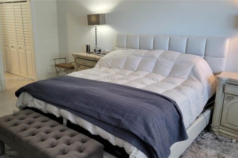 Condo in Fort Lauderdale, Florida, 2 bedrooms  № 1959178 - photo 10