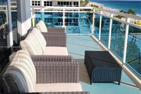 Condo in Fort Lauderdale, Florida, 2 bedrooms  № 1959178 - photo 11