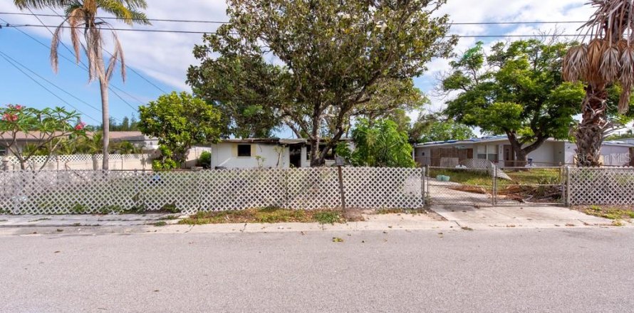 House in Tampa, Florida 2 bedrooms, 105.44 sq.m. № 1635946