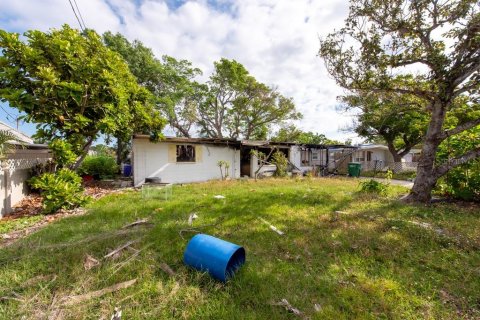 House in Tampa, Florida 2 bedrooms, 105.44 sq.m. № 1635946 - photo 7
