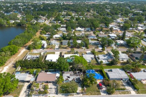 House in Tampa, Florida 2 bedrooms, 105.44 sq.m. № 1635946 - photo 21