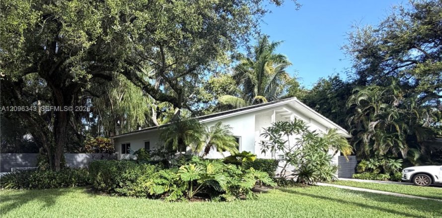 House in Miami, Florida 2 bedrooms, 157.93 sq.m. № 2392999