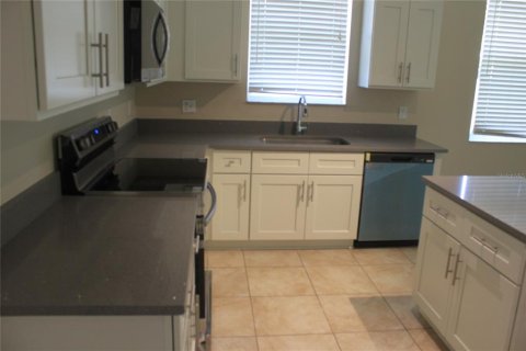 House in Kissimmee, Florida 4 bedrooms, 181.35 sq.m. № 2238584 - photo 5