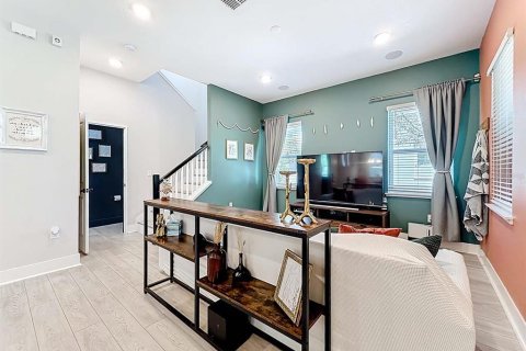 Casa en venta en Orlando, Florida, 3 dormitorios, 166.76 m2 № 2101809 - foto 3