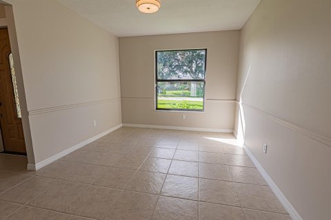 Villa ou maison à vendre à Port St. Lucie, Floride: 4 chambres, 176.7 m2 № 2426388 - photo 5
